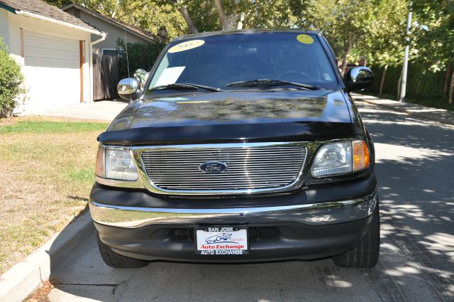 Ford F150 2002 photo 2