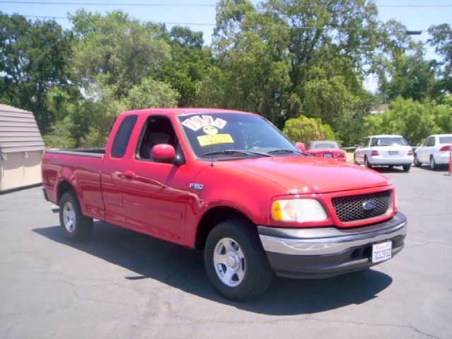 Ford F150 LT Z-71 Crew Cab 4x4 Pickup Truck