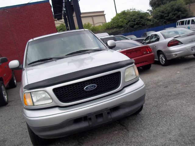 Ford F150 2002 photo 1