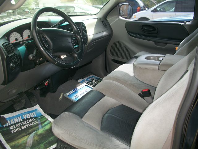 Ford F150 4dr 4-cyl (natl) SUV Pickup Truck