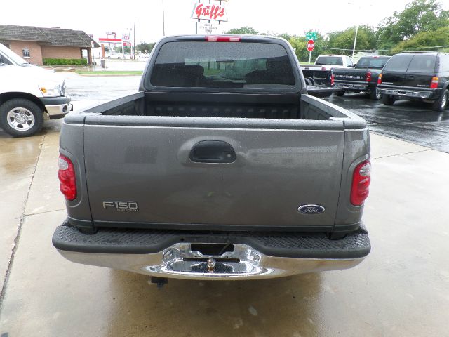 Ford F150 K1500 Lt Pickup Truck