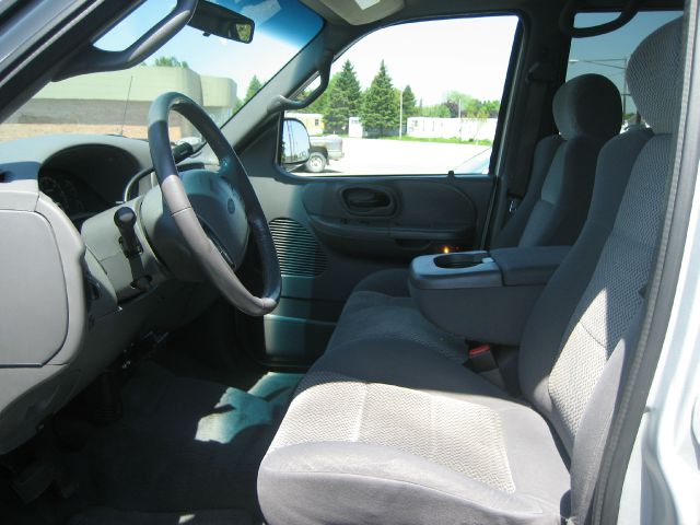 Ford F150 2002 photo 2