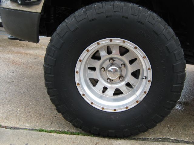 Ford F150 LT Crew Cab Pickup Truck