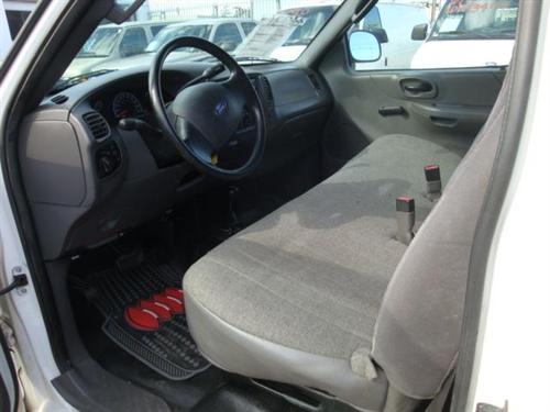 Ford F150 2003 photo 2