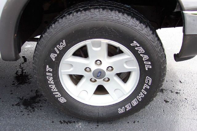 Ford F150 XL 2WD Reg Cab Pickup Truck