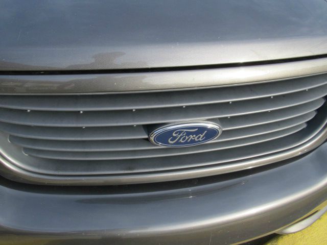 Ford F150 2003 photo 2