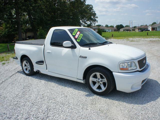 Ford F150 2003 photo 2