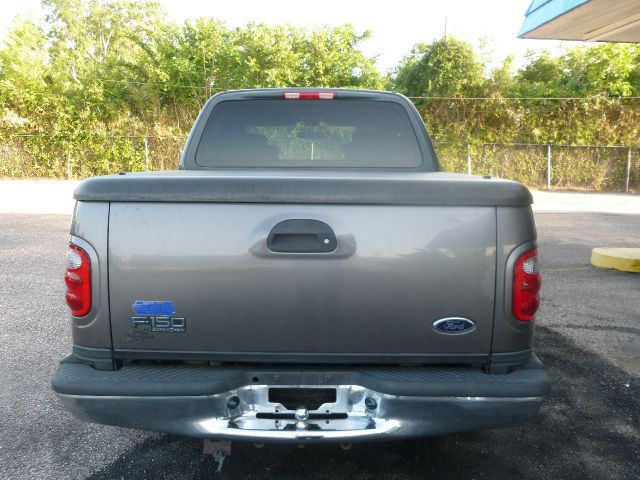 Ford F150 SL Short Bed 2WD Pickup Truck