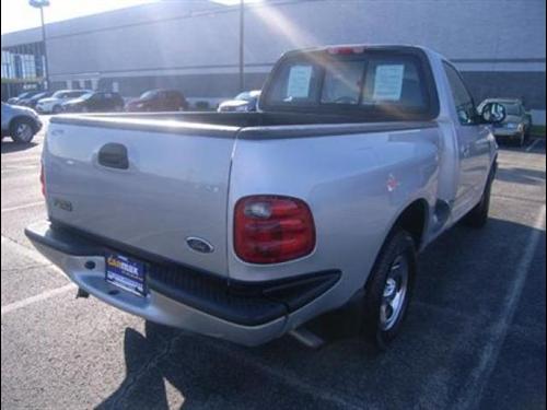 Ford F150 2003 photo 2