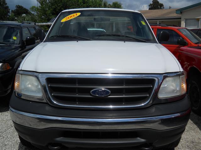 Ford F150 2003 photo 2
