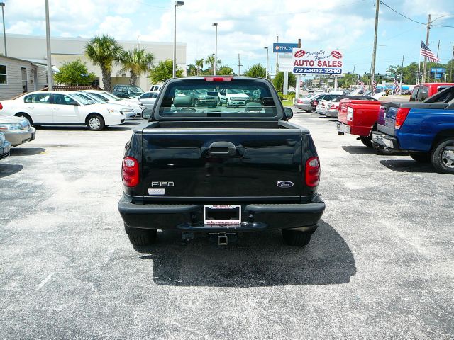 Ford F150 LE Model Pickup Truck