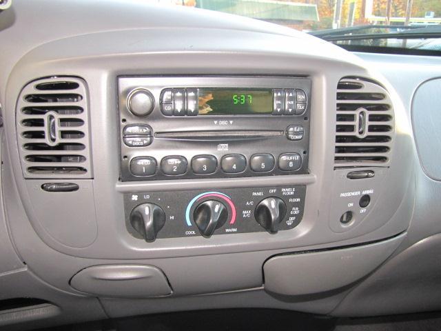 Ford F150 2003 photo 1