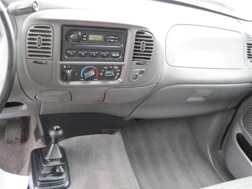 Ford F150 2003 photo 2