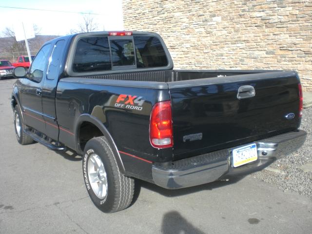 Ford F150 2003 photo 2