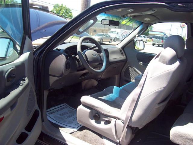 Ford F150 2003 photo 2