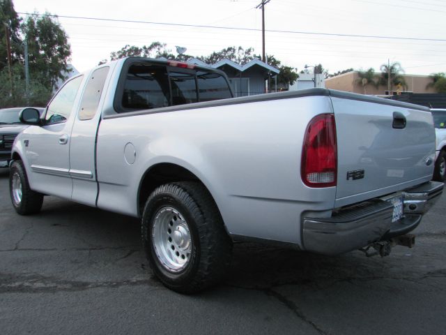 Ford F150 2003 photo 1