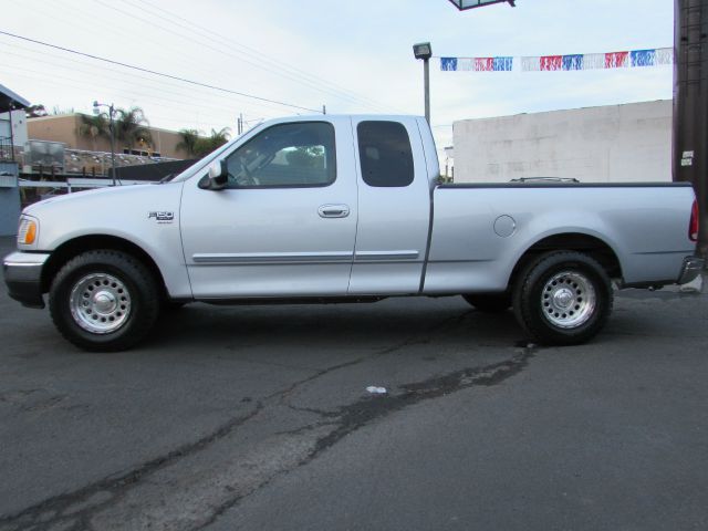 Ford F150 2003 photo 2