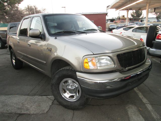 Ford F150 SL Short Bed 2WD Pickup Truck