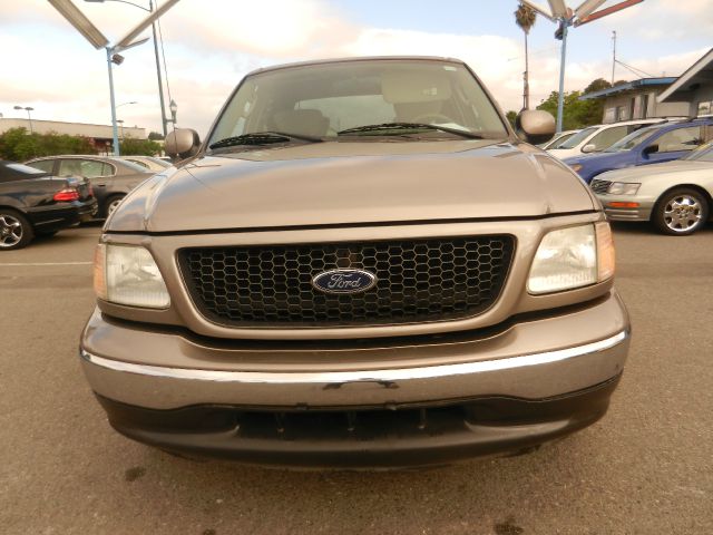 Ford F150 2003 photo 2