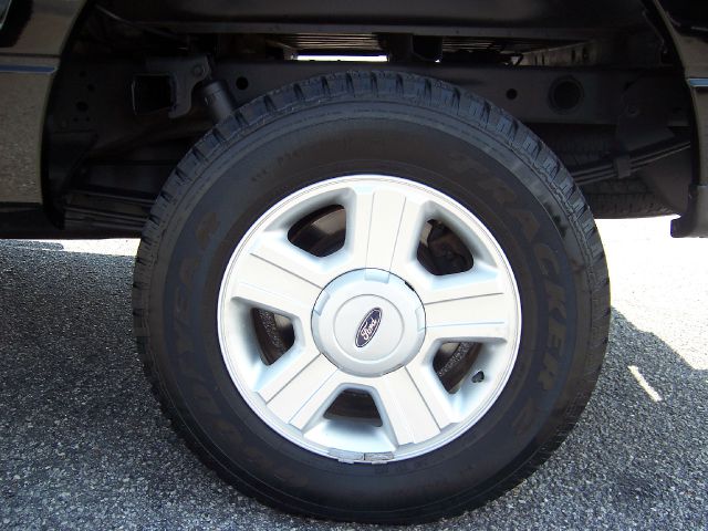 Ford F150 2004 photo 2