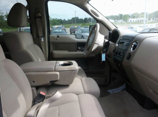 Ford F150 2004 photo 2