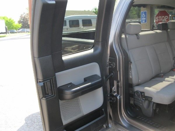 Ford F150 XLT Supercrew Short Bed 2WD Pickup Truck