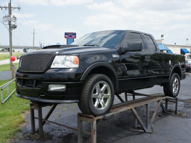 Ford F150 EXT CAB 4WD 143.5wb Pickup Truck