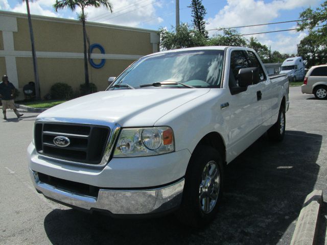 Ford F150 SLE- 4X4 Pickup Truck
