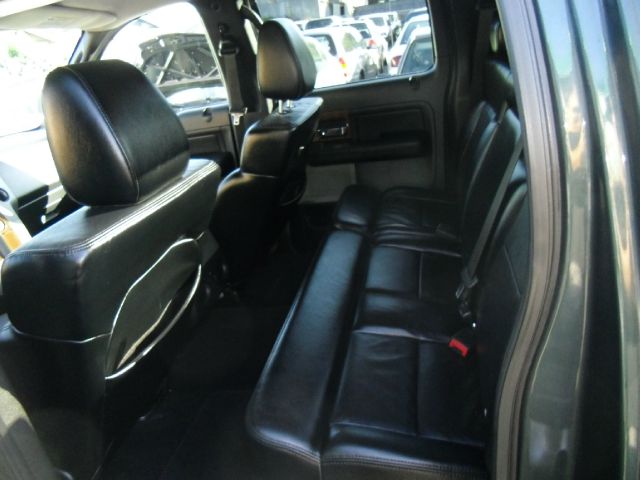 Ford F150 Club Cab 131 WB Pickup Truck