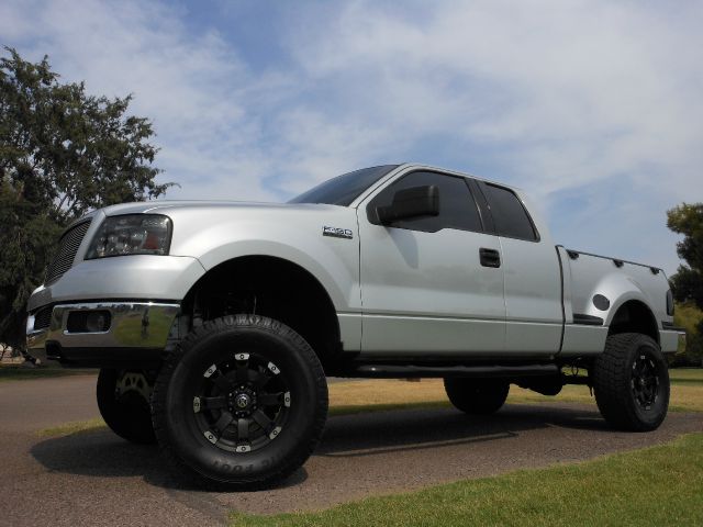 Ford F150 SLE 5.3L V8 4WD 9 Passenger ABS TC Pickup Truck