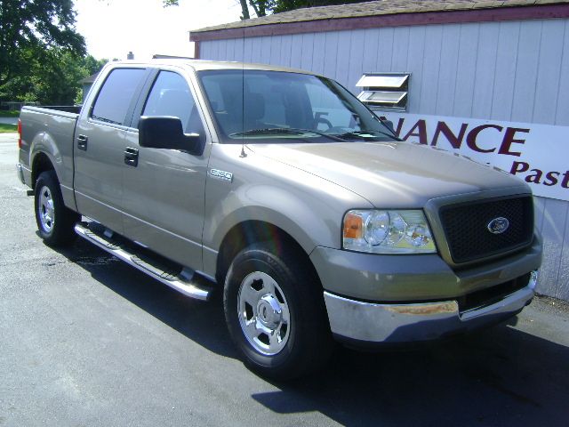 Ford F150 SL Short Bed 2WD Pickup Truck