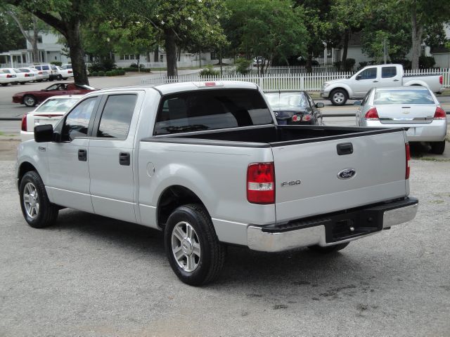Ford F150 SL Short Bed 2WD Pickup Truck