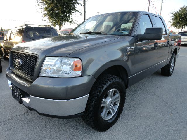 Ford F150 SL Short Bed 2WD Pickup Truck