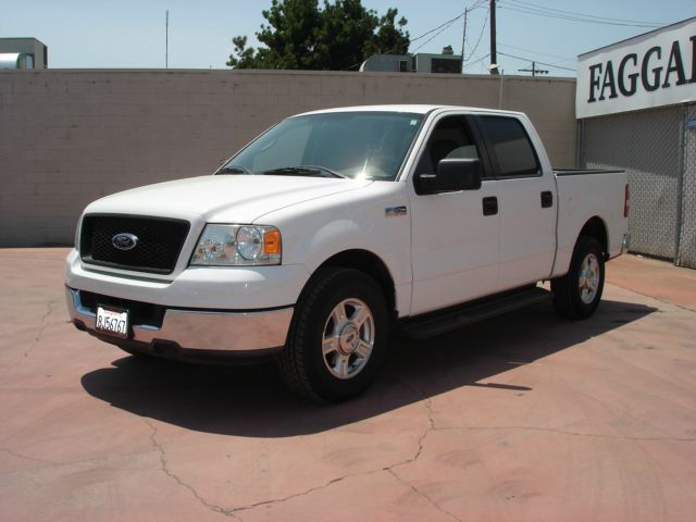 Ford F150 SL Short Bed 2WD Pickup Truck