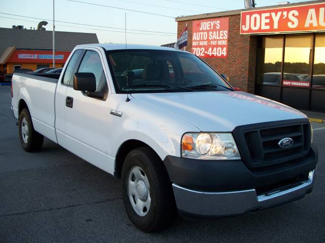 Ford F150 Crew Cab Short Box 2-wheel Drive SLE Pickup