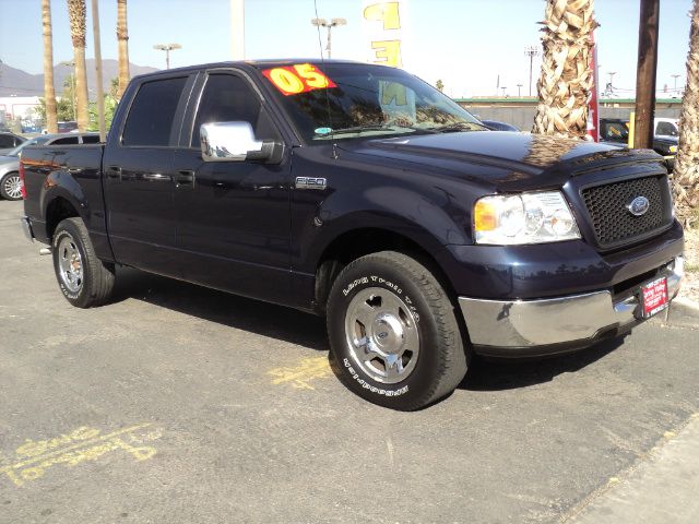 Ford F150 SL Short Bed 2WD Pickup Truck