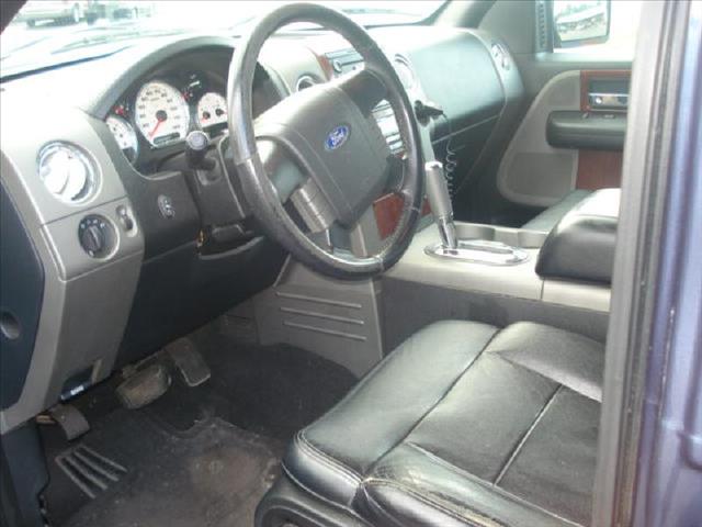 Ford F150 4WD Crew Cab 143.5 LS 4x4 Truck Pickup Truck