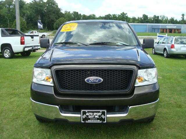 Ford F150 SL Short Bed 2WD Pickup Truck