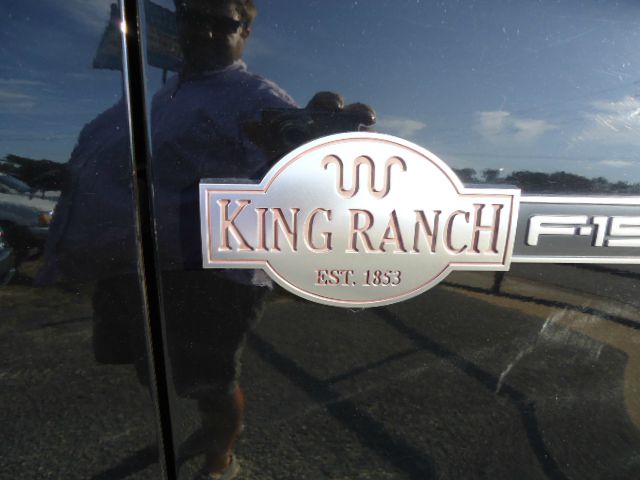 Ford F150 LT Z-71 Crew Cab 4x4 Pickup Truck