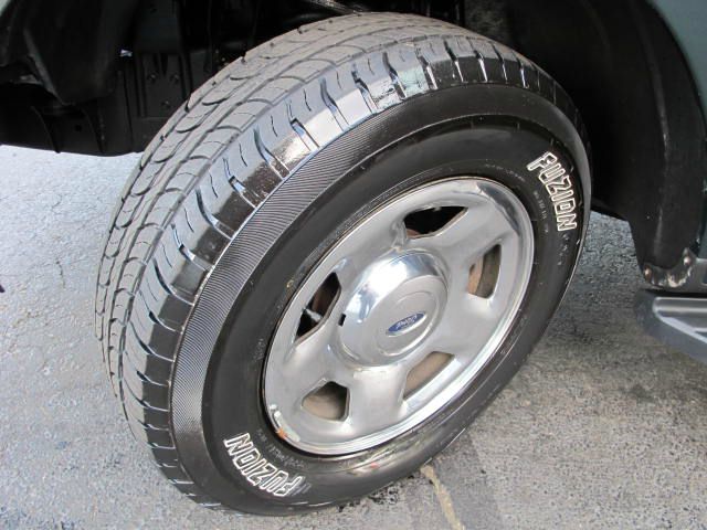 Ford F150 XL 2WD Reg Cab Pickup Truck