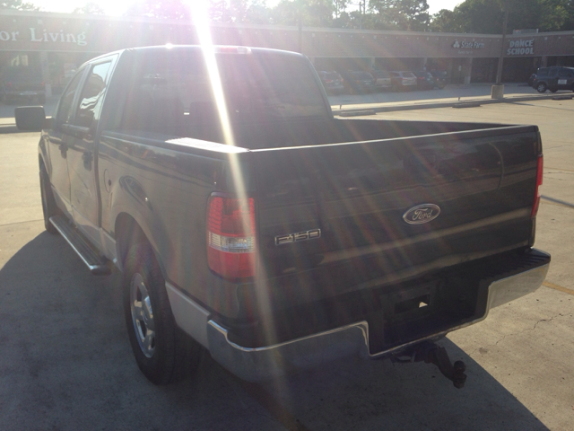 Ford F150 SL Short Bed 2WD Pickup Truck