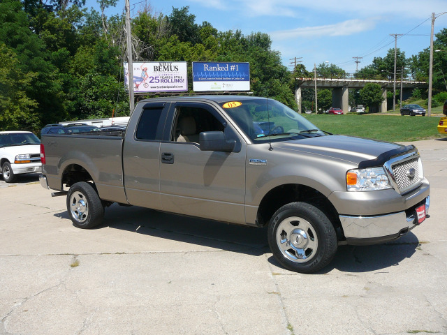 Ford F150 XL 2WD Reg Cab Pickup Truck