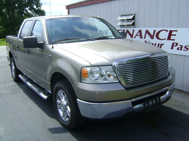 Ford F150 SL Short Bed 2WD Pickup Truck