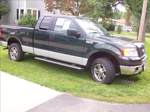 Ford F150 SLT 1 Ton Dually 4dr 35 Pickup