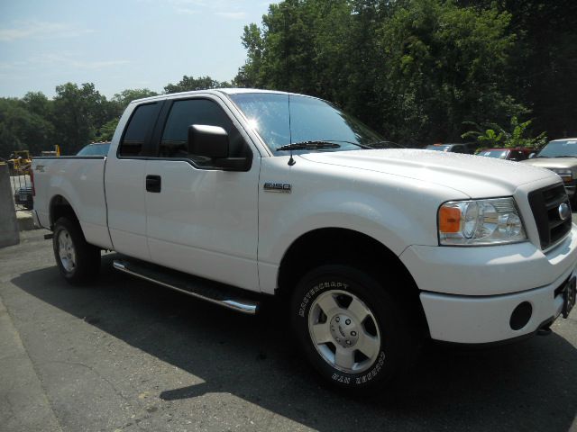 Ford F150 XLT Supercrew Short Bed 2WD Pickup Truck