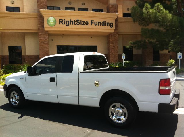 Ford F150 SLE- 4X4 Pickup Truck
