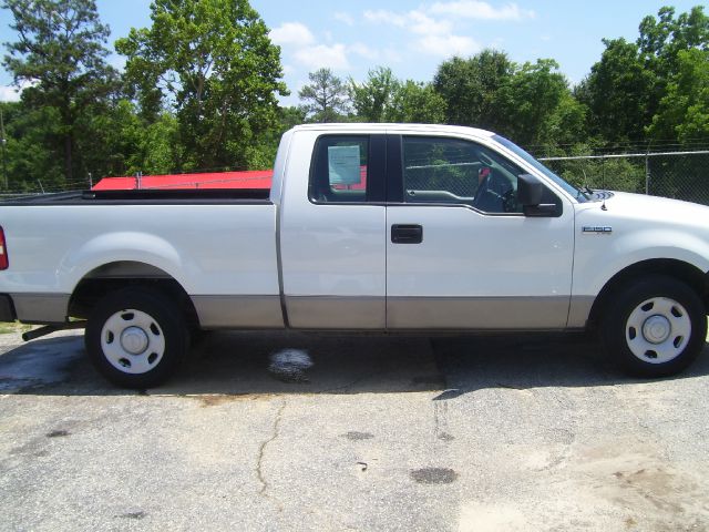 Ford F150 2.4 LX Pickup Truck