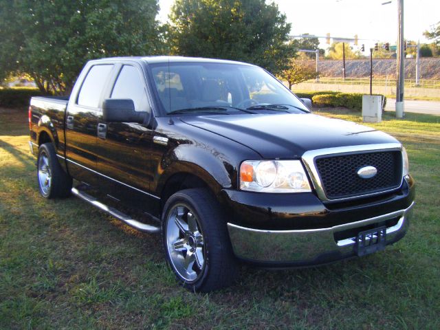 Ford F150 SL Short Bed 2WD Pickup Truck