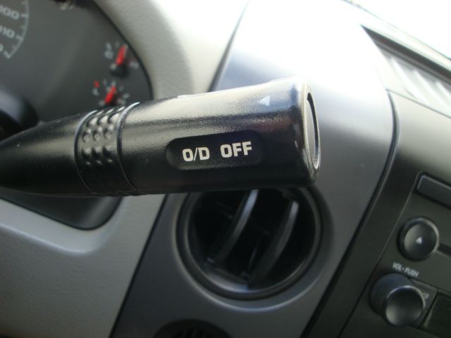 Ford F150 SLE- 4X4 Pickup Truck