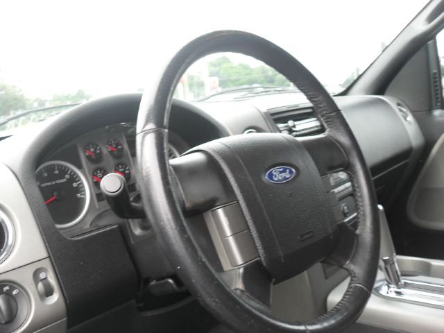 Ford F150 SL Short Bed 2WD Pickup Truck